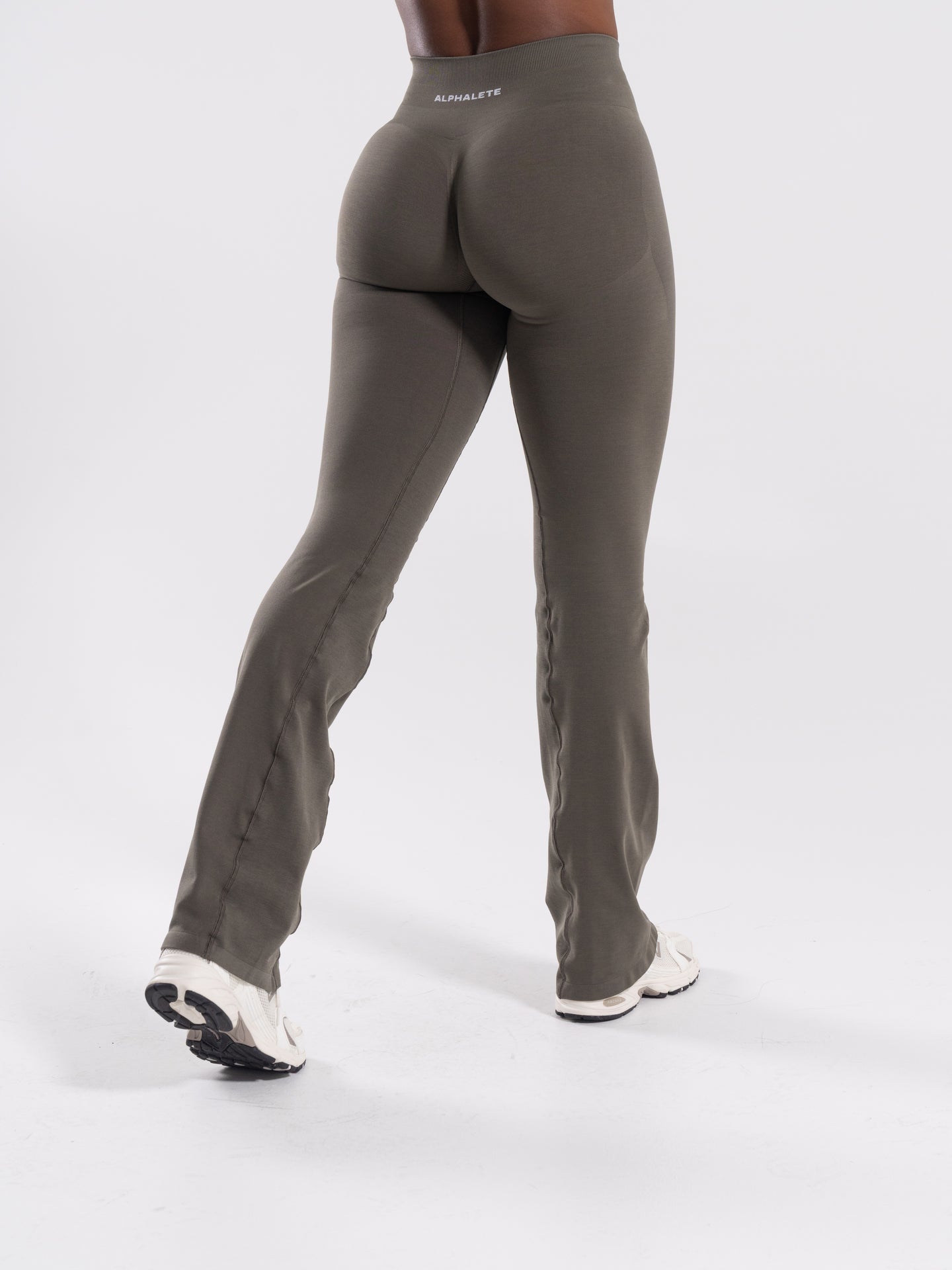 Pump Mid Rise Flared Pant Long