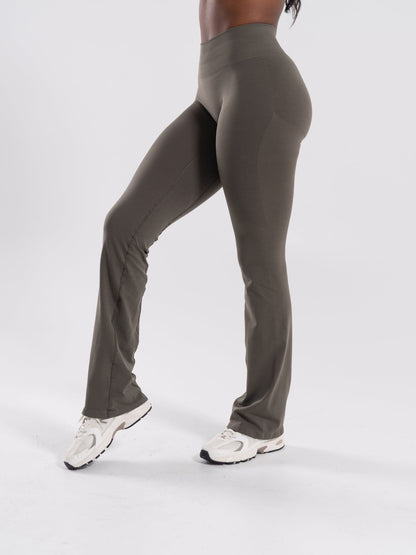 Pump Mid Rise Flared Pant Long